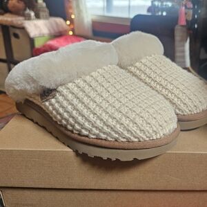 Brand new in box ugg cream slippers